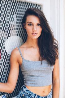 Smooth cutie Anne Angel